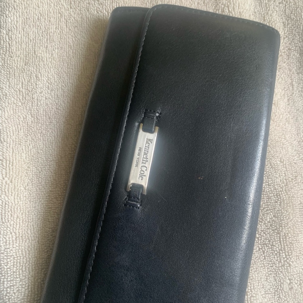 Kenneth Cole Black Wallet with Silver Clasp